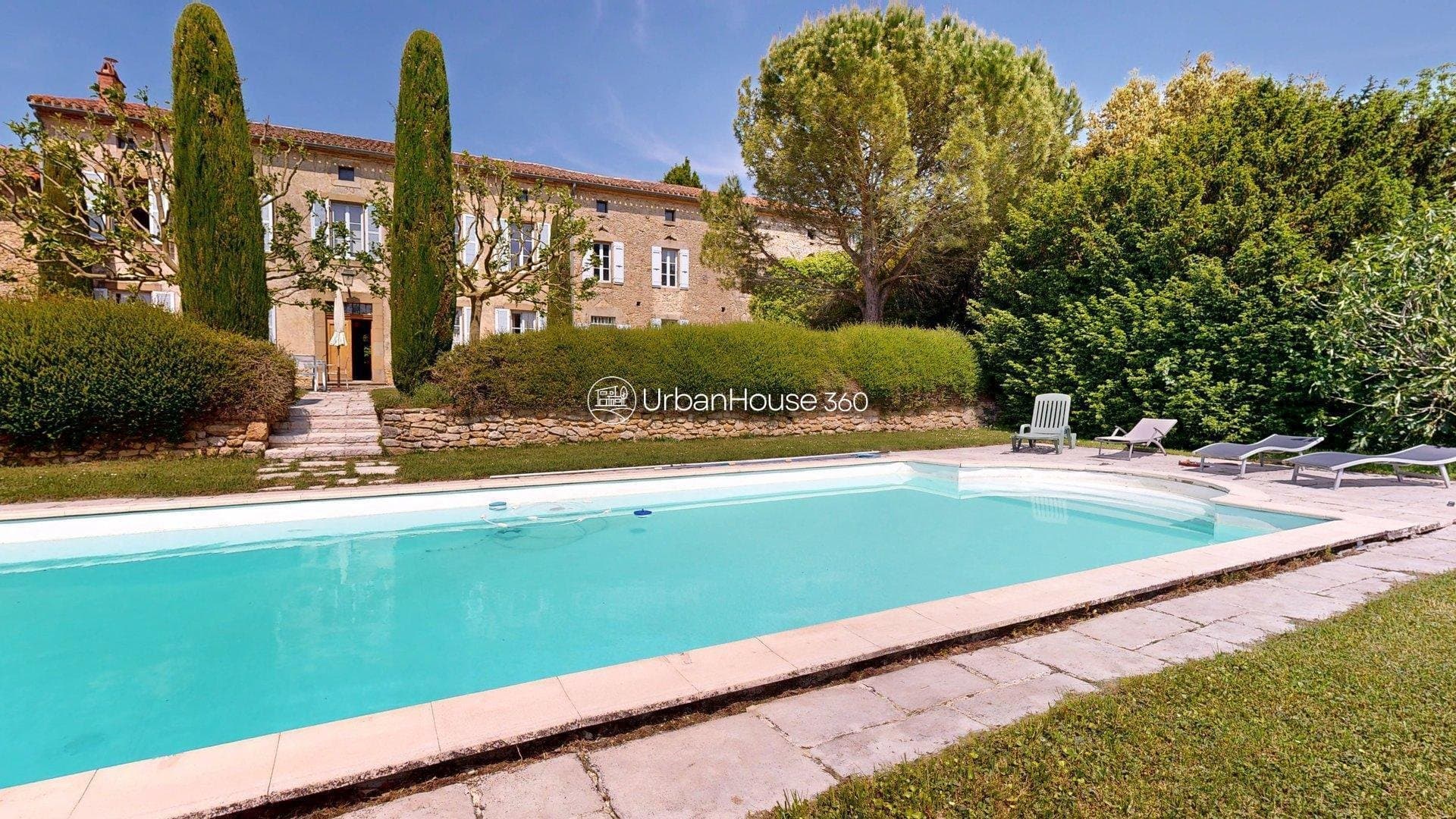 Charming 1850s Farmhouse With Pool And Wooded Park 3
