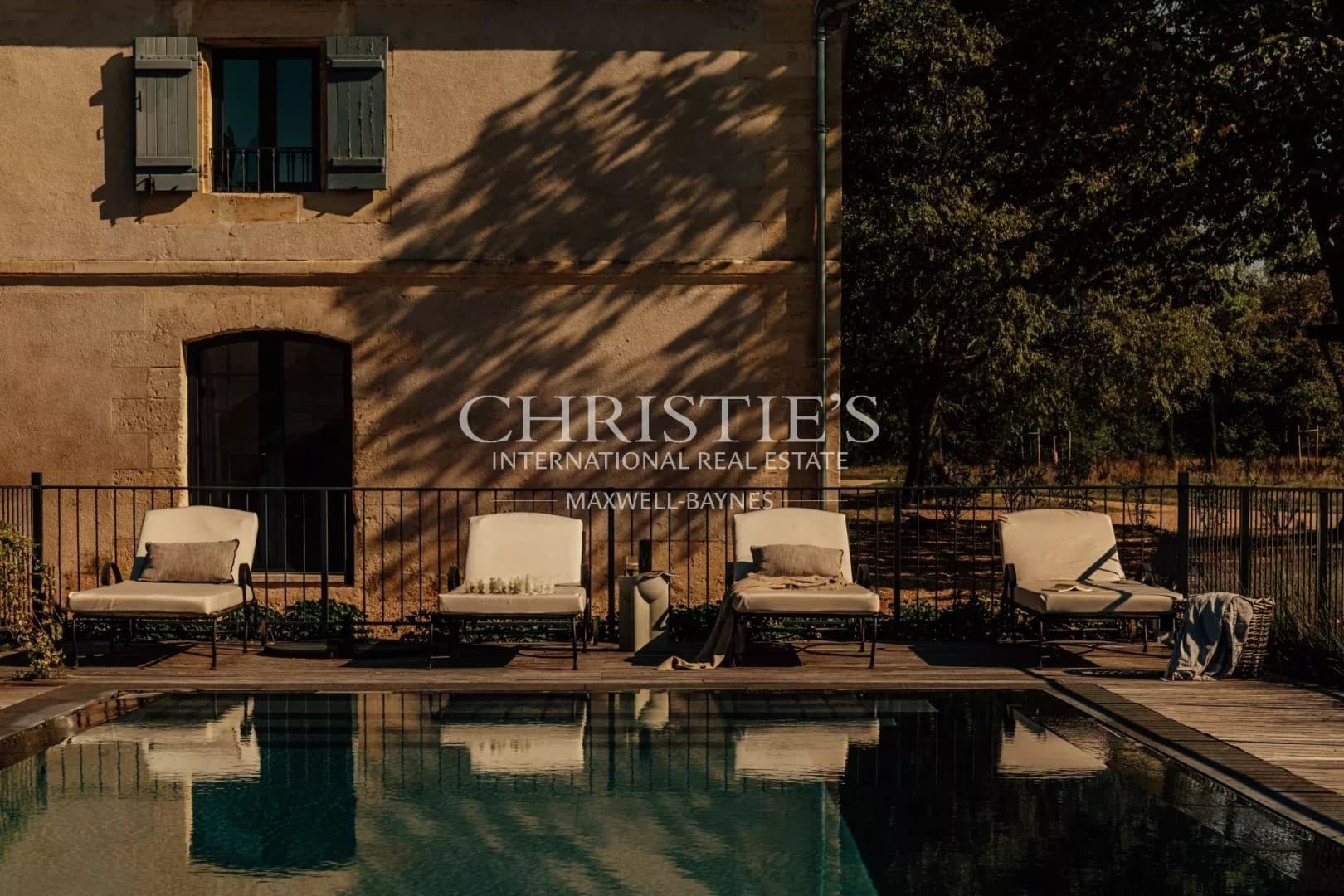 Elegant 18th Century Château With Infinity Pool And Equestrian Facilities 5