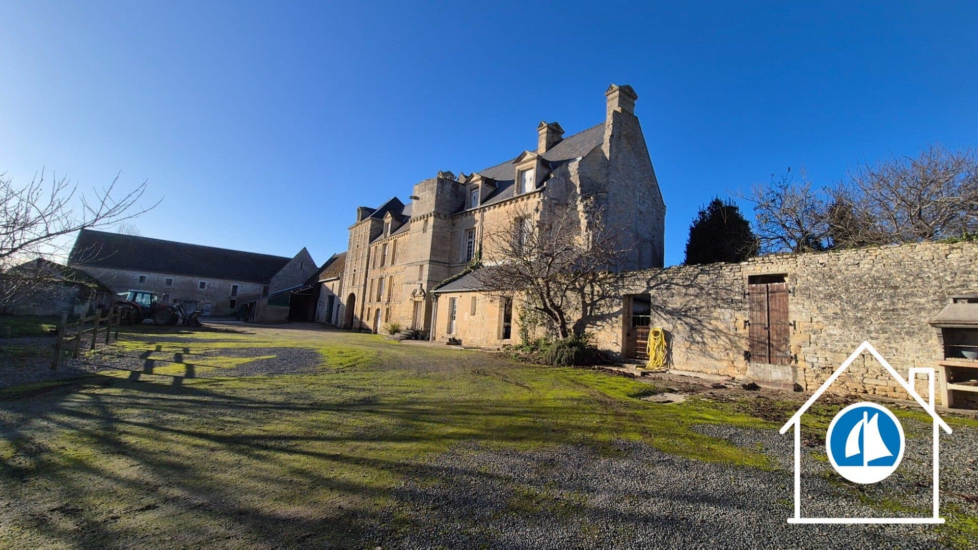 Historic Château With 4 Bedrooms And Expansive Grounds 2