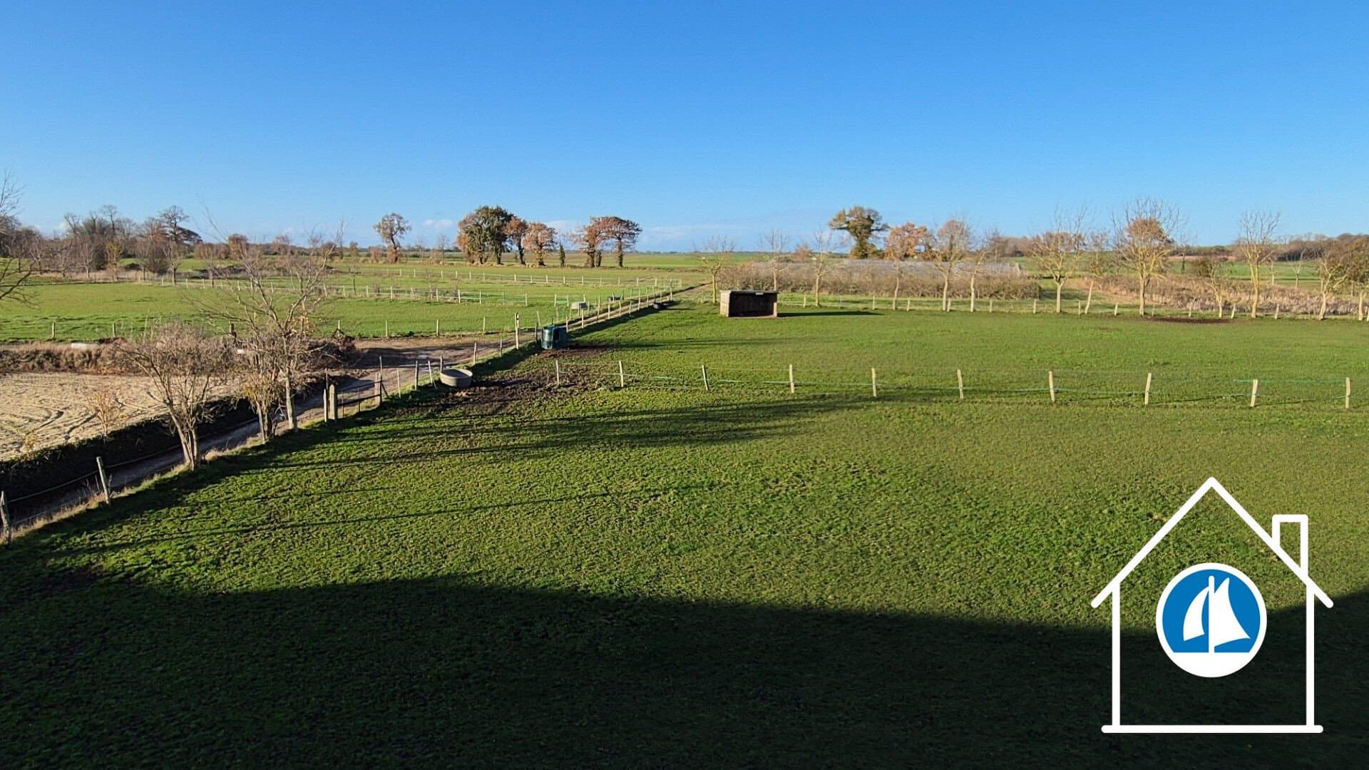 Historic Château With 4 Bedrooms And Expansive Grounds 4