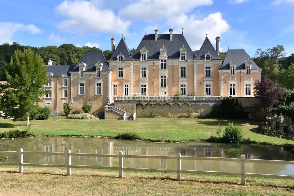 Castles for sale in Poitou-Charentes