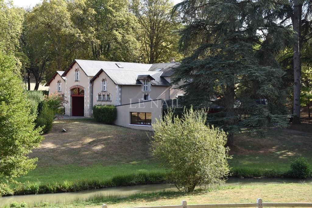 Elegant 19th Century Château With Extensive Grounds Near Poitiers 3
