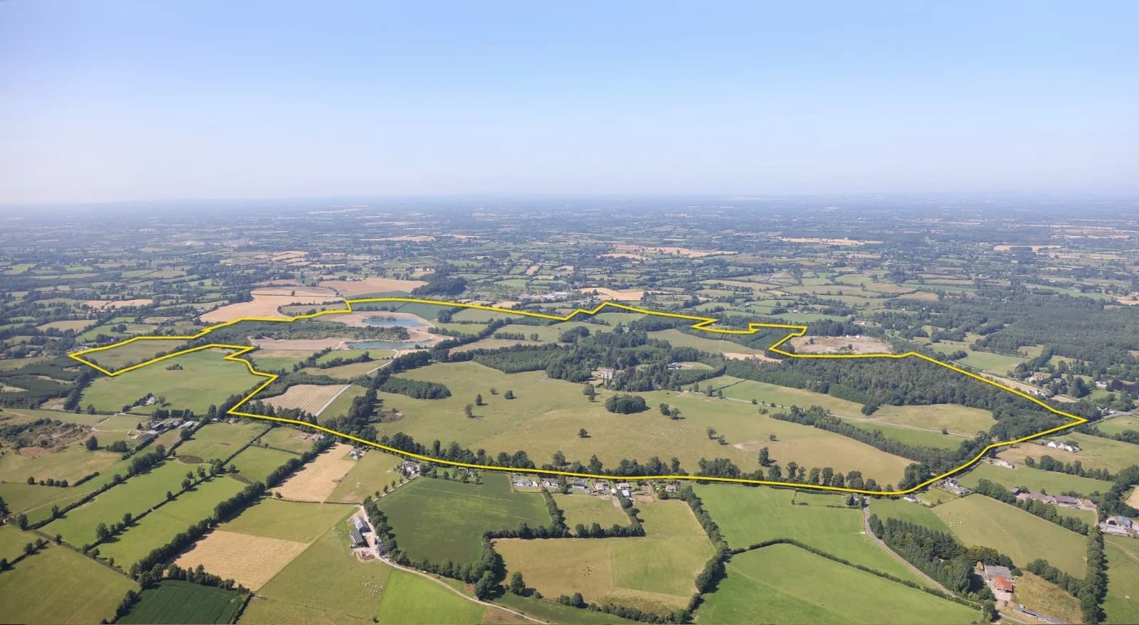 Exceptional Country Estate with Equestrian Facilities and 720 Acres 2