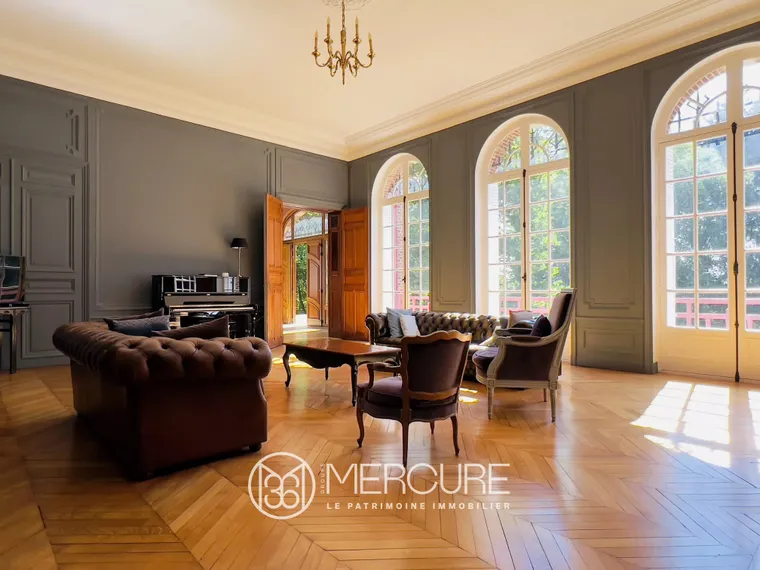 Renovated Château With 13 Bedrooms And 14,700m² Park 5