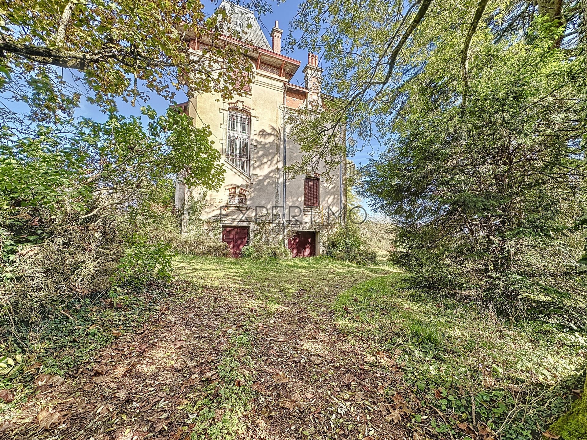 Charming Castle with 7 Bedrooms and Billiard Room in Tournus 4