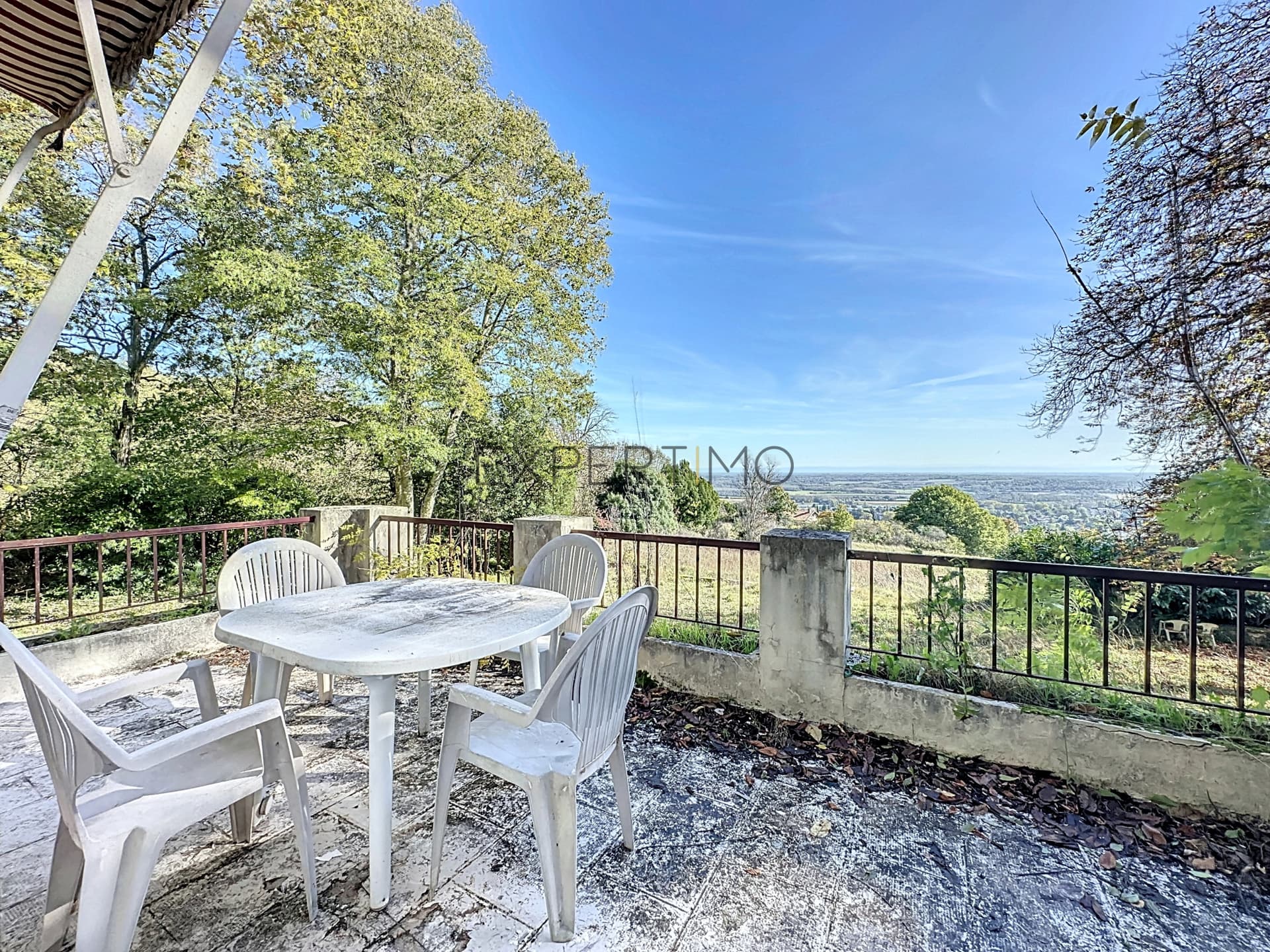 Charming Castle with 7 Bedrooms and Billiard Room in Tournus 4