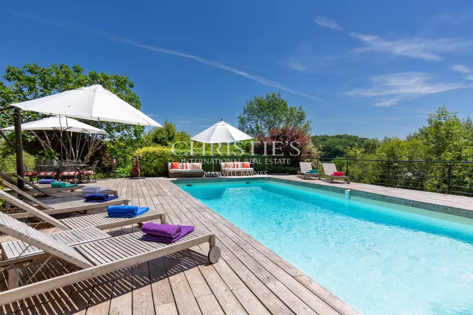Magnificent Château With Extensive Grounds And Exceptional Renovations 2