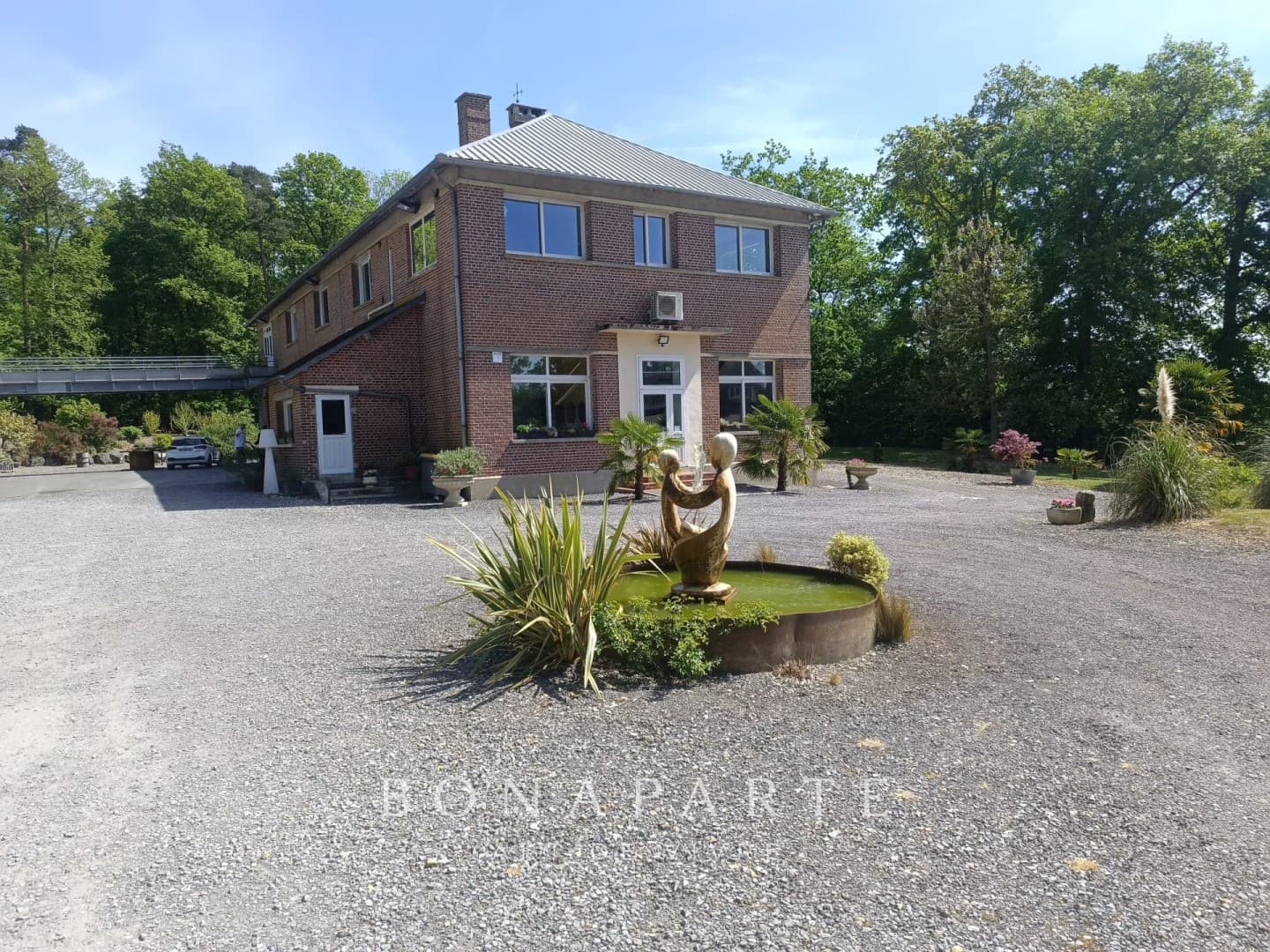 Elegant Castle with 10 Bedrooms and Outdoor Swimming Pool 5