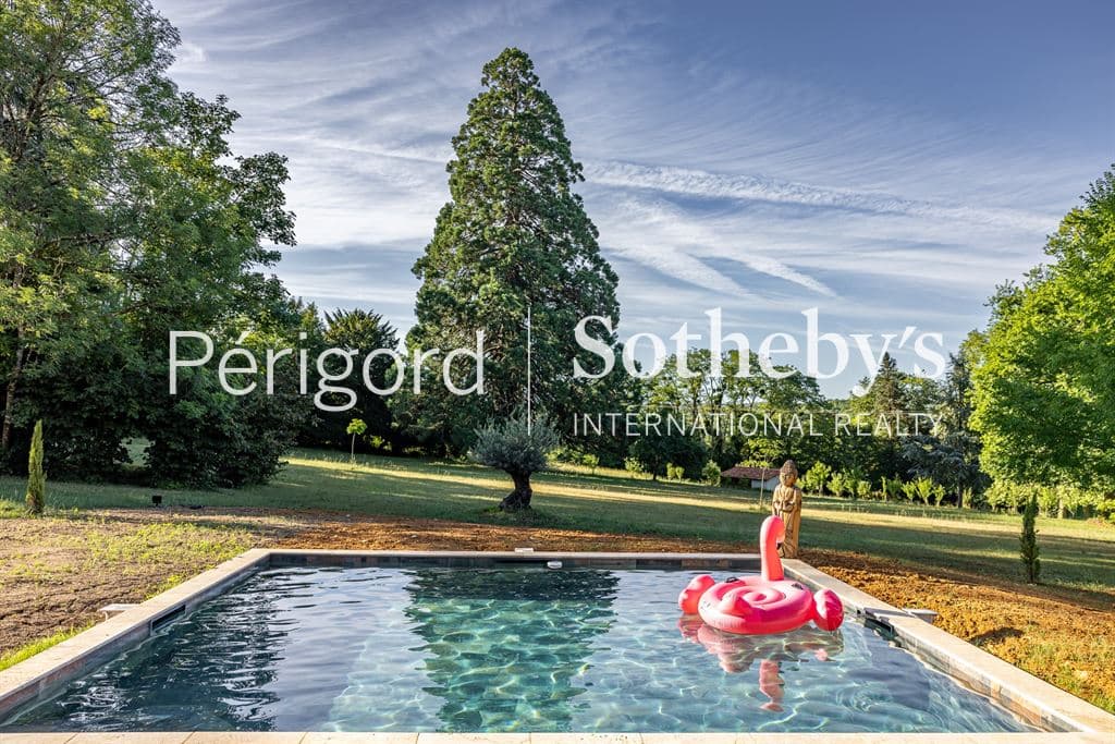Renovated 17th Century Château With 13 Bedrooms And Swimming Pool 4