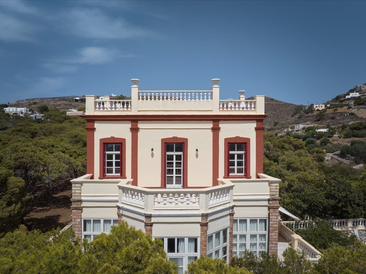 19th Century Neo-Classical Mansion With Guest House And Pool — in Syros, Greece