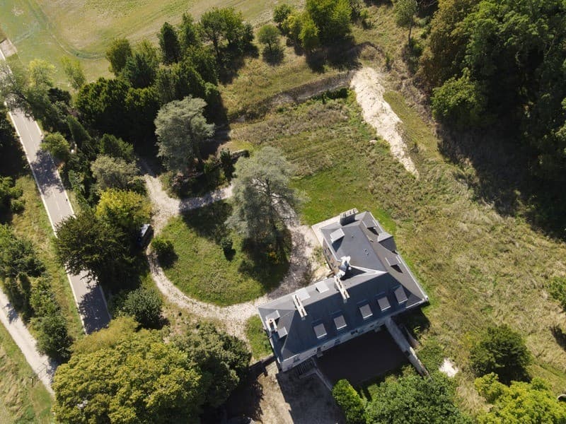 Château Fully Renovated in 2023 with Wellness Area and Expansive Grounds 2