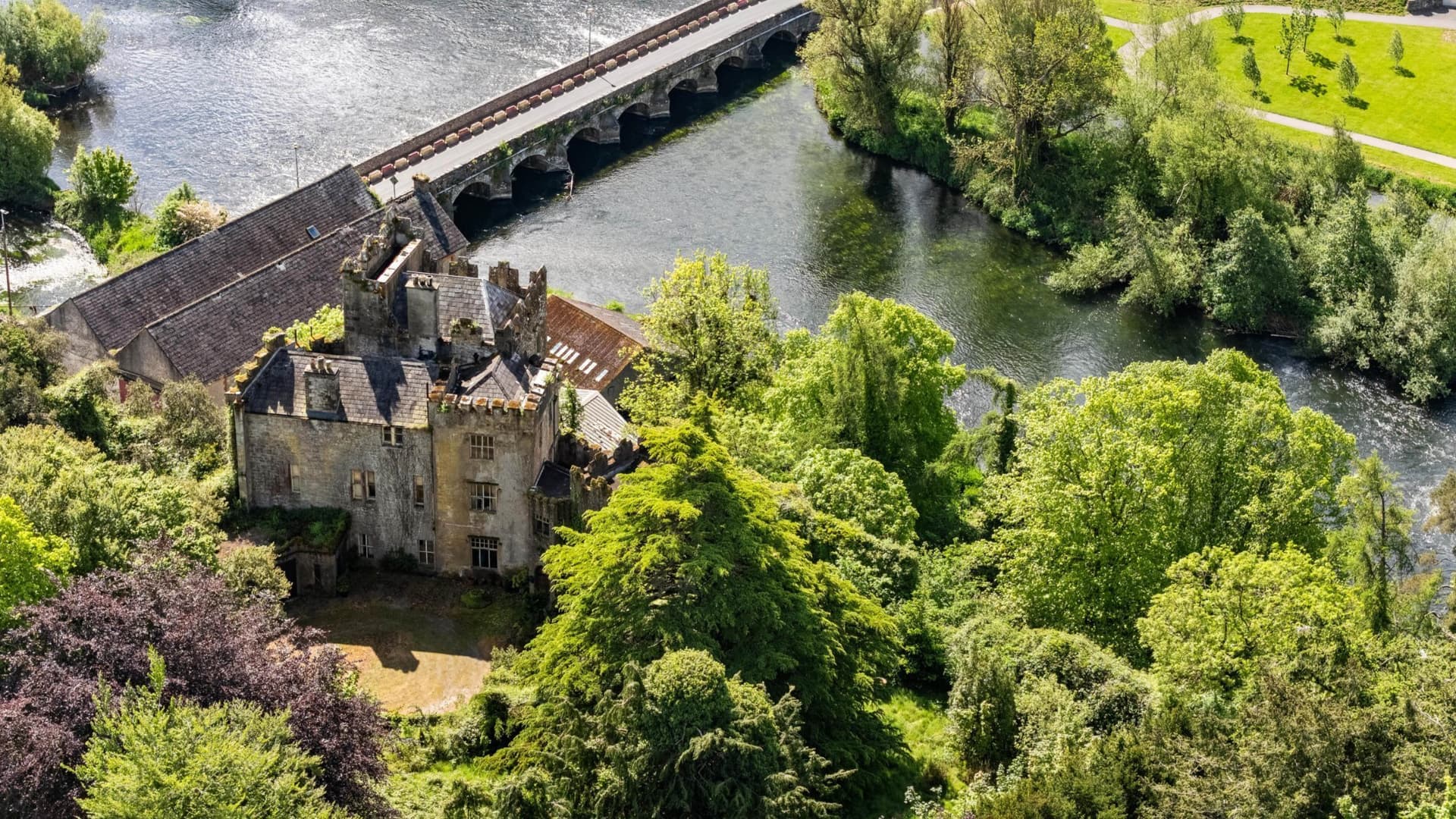 Ardfinnan Castle 400 Sqm 5 Bedrooms 4