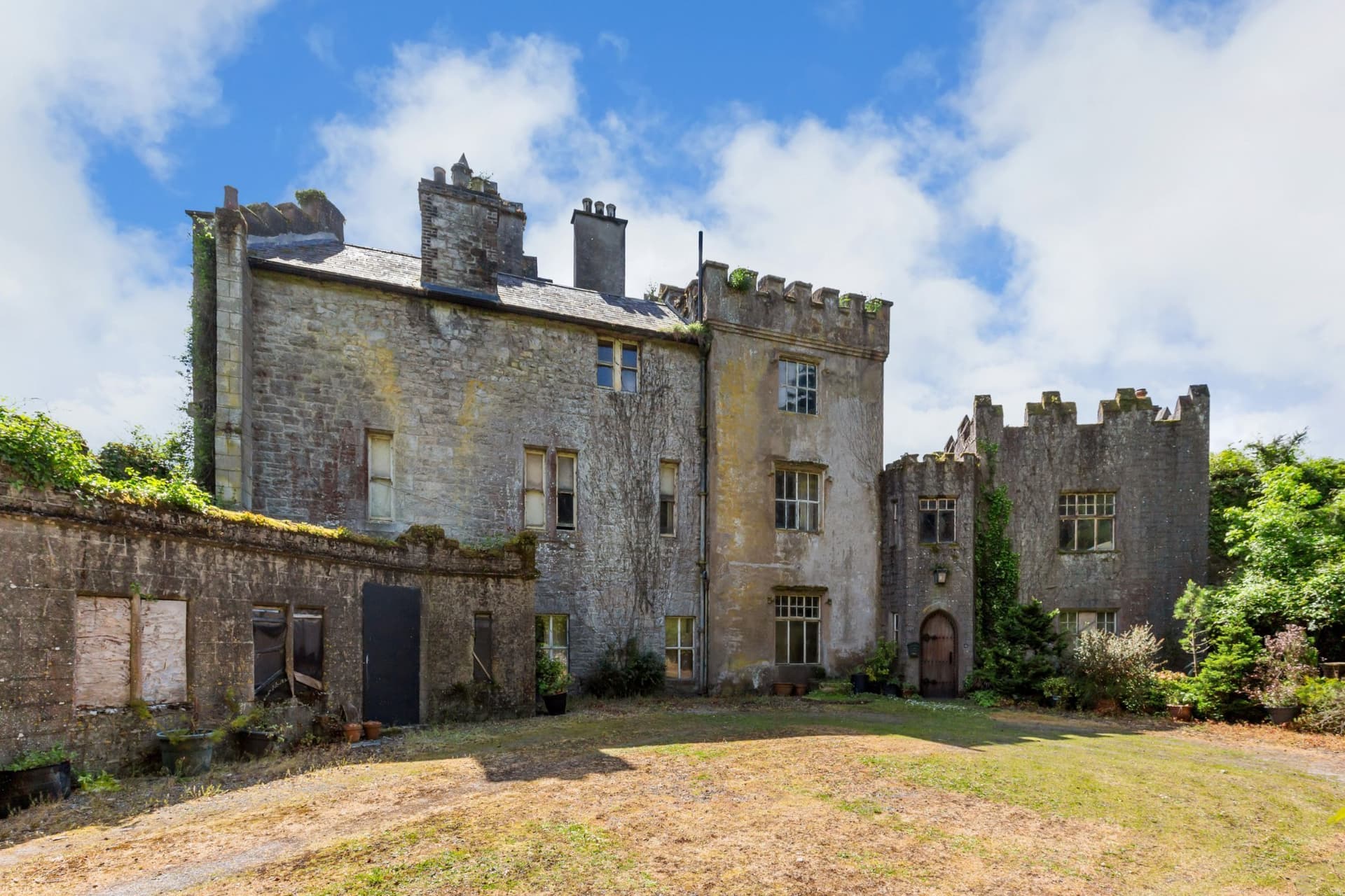 Ardfinnan Castle 400 Sqm 5 Bedrooms 2