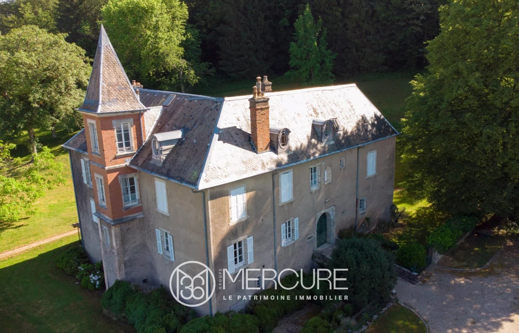 15th Century Castle With 5 Bedrooms And 1.8 Hectares Of Parklands 3