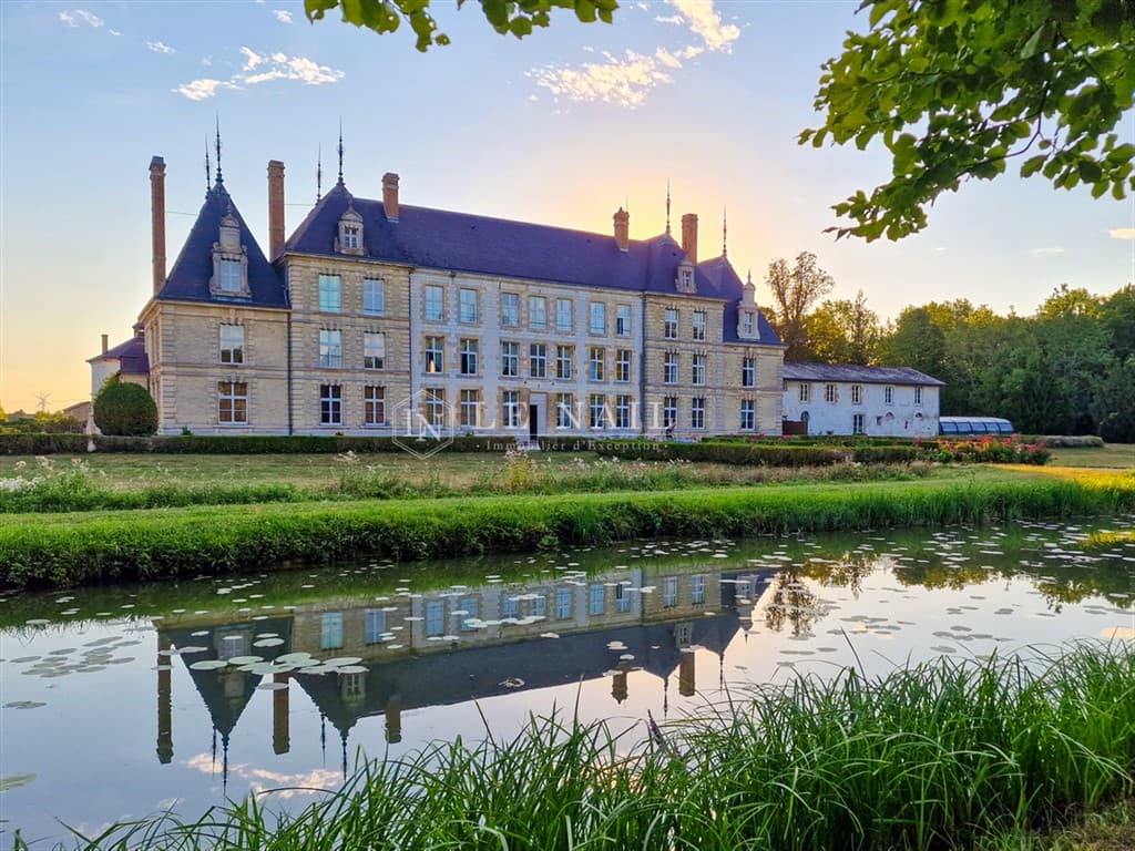Magnificent Château with Formal Gardens and Swimming Pool 2