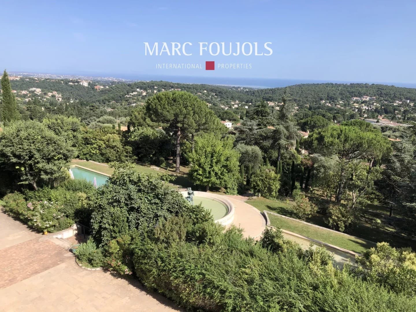 Elegant 19th Century Château With Panoramic Sea View 5