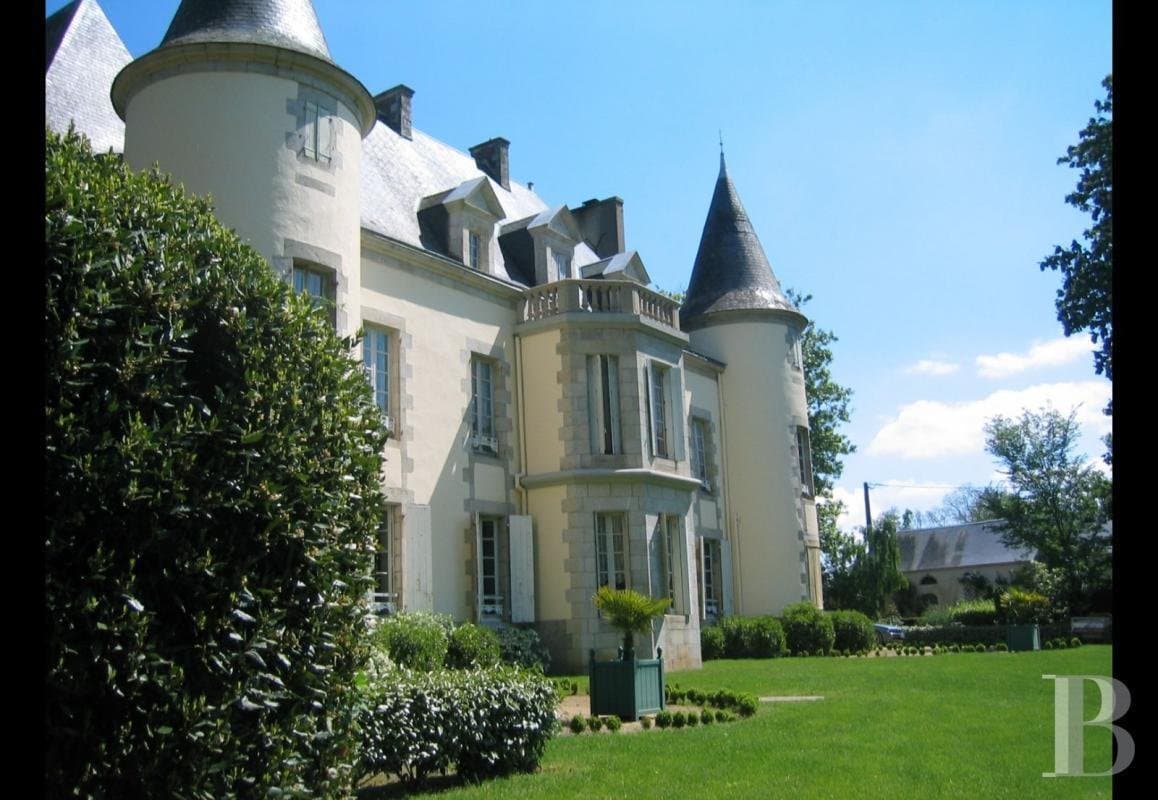 Elegant 19th Century Château With Extensive Grounds And Outbuildings 4