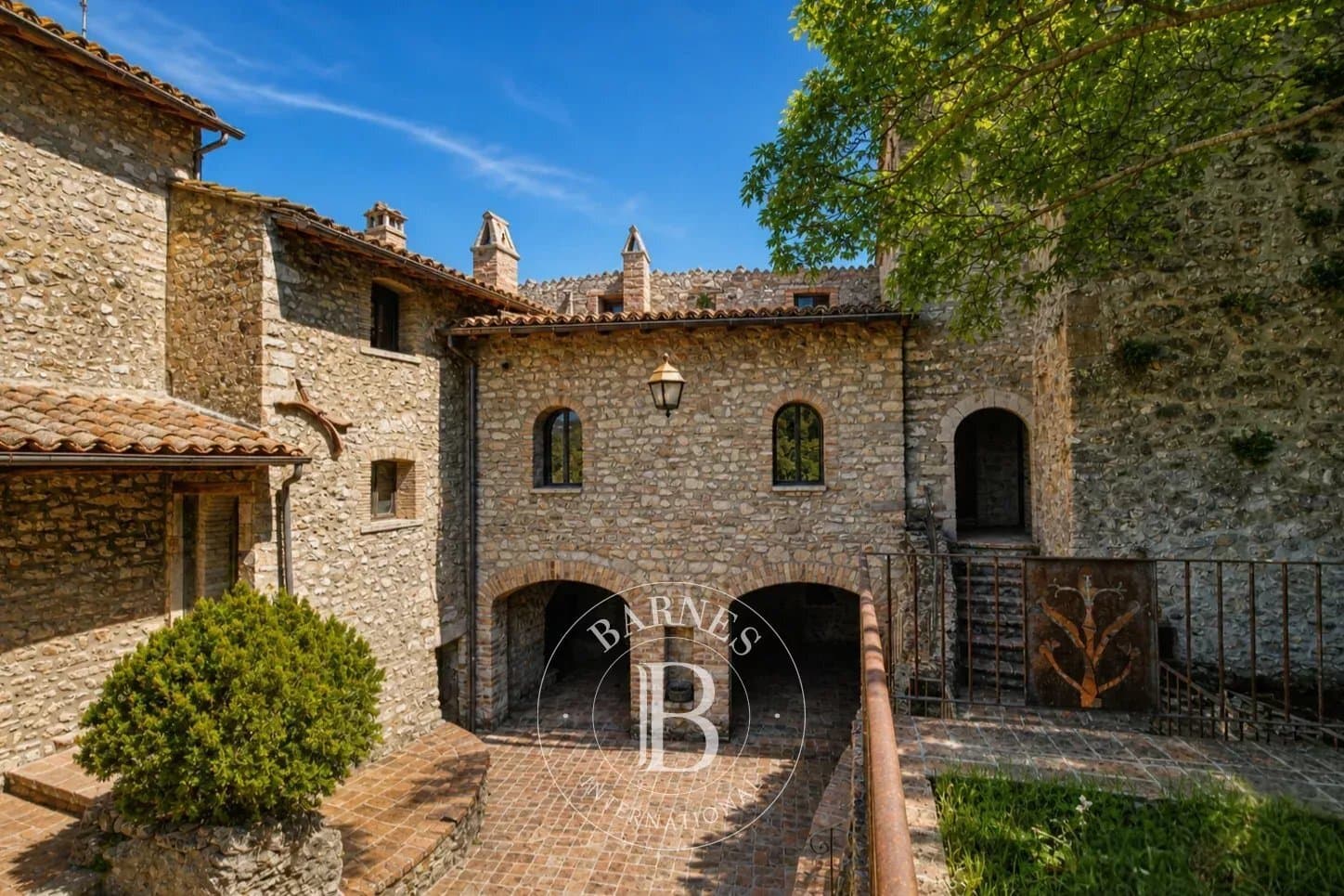 Historic Castle With Eight Suites In The Umbrian Hills 3