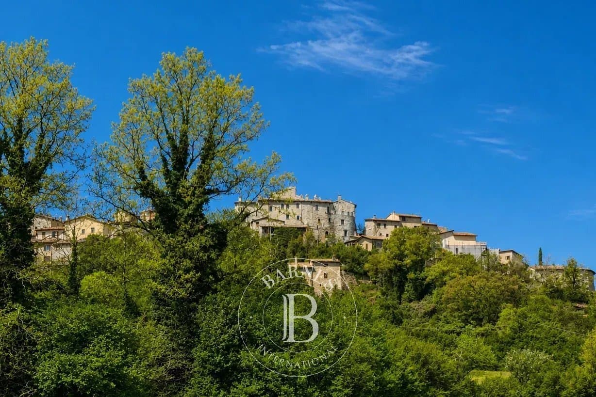 Historic Castle With Eight Suites In The Umbrian Hills 2