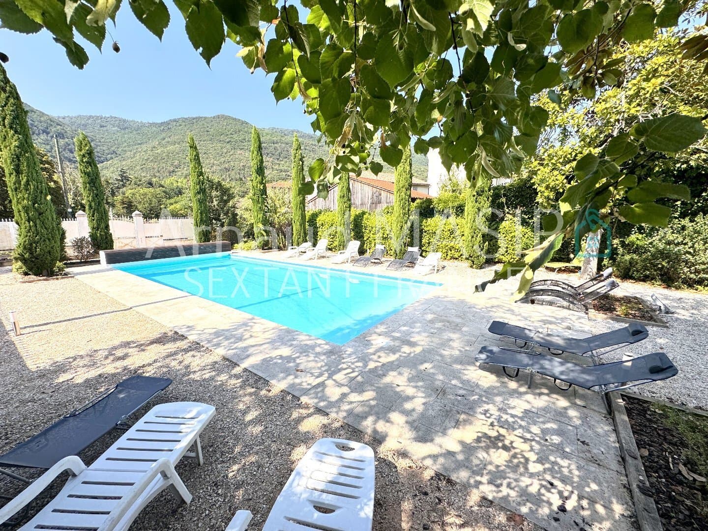 Stunning 19th Century Villa With Pool And Castle View 3