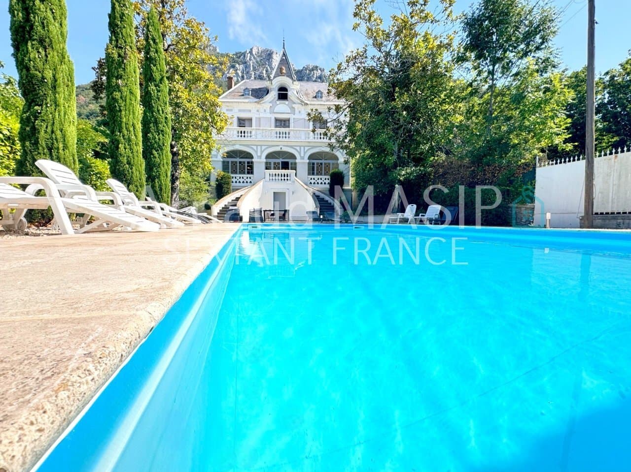 Stunning 19th Century Villa With Pool And Castle View 5