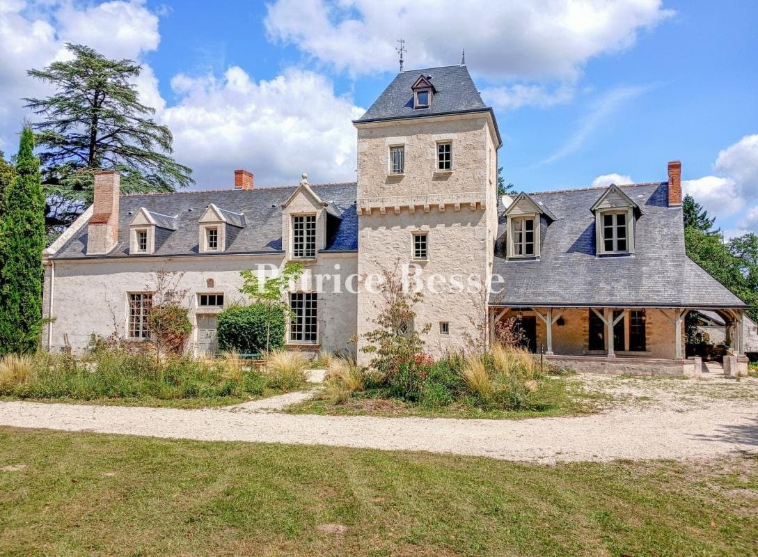 Renovated Manor With Holiday Cottages And Reception Rooms In Landscaped Grounds — in France