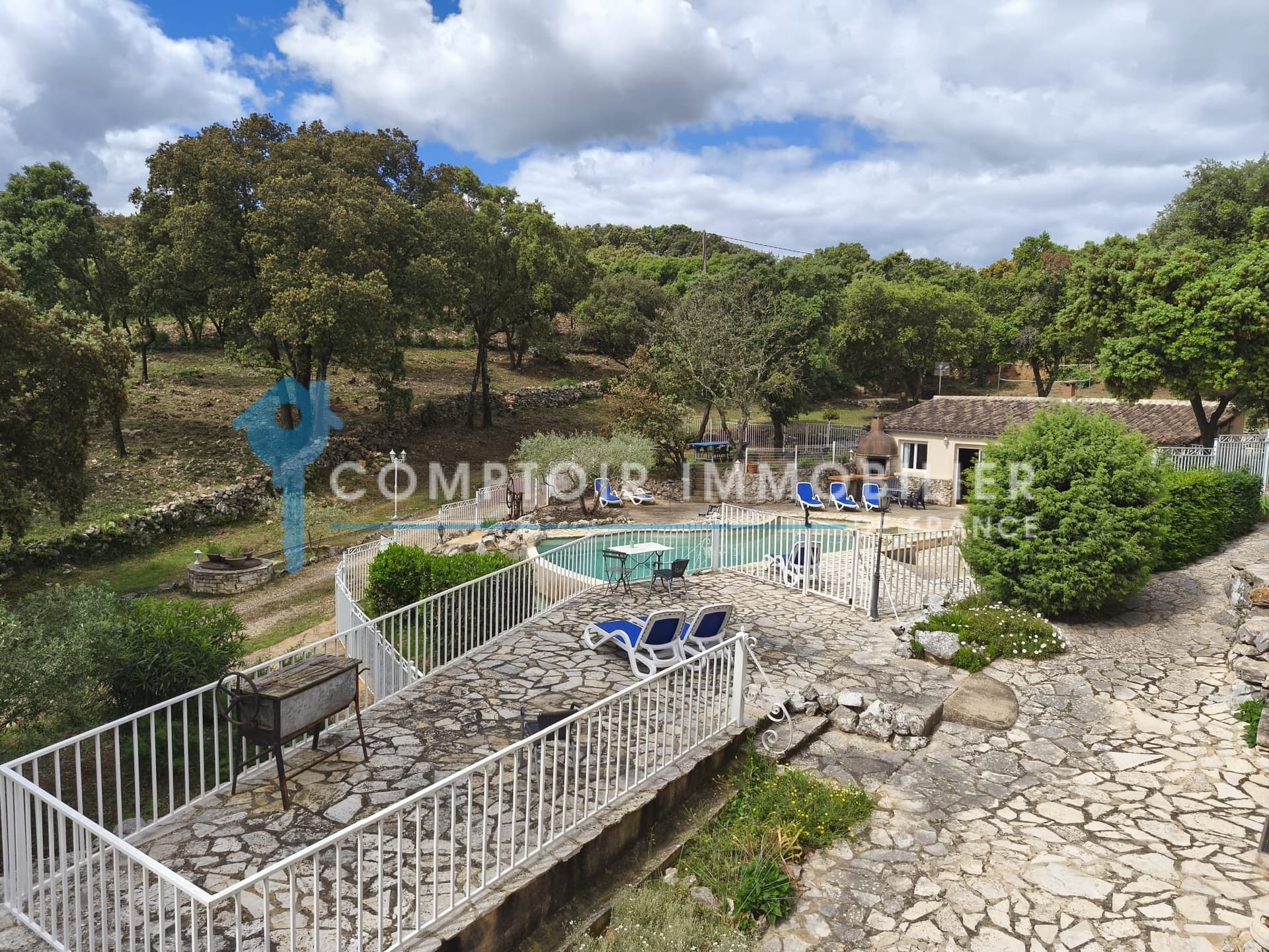 Charming Farmhouse With Infinity Pool And Caretaker's House 3