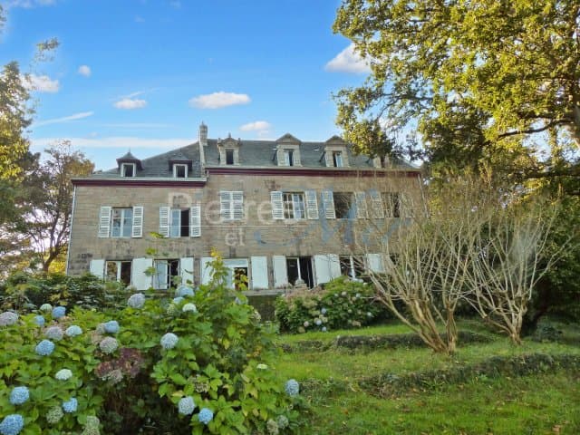 Elegant Manor With Panoramic Sea Views in Douarnenez