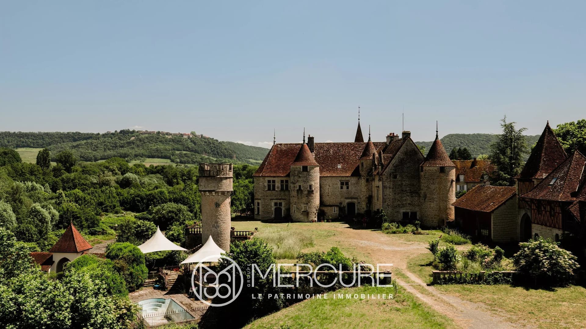 15th Century Château With Event Space And Swimming Pool