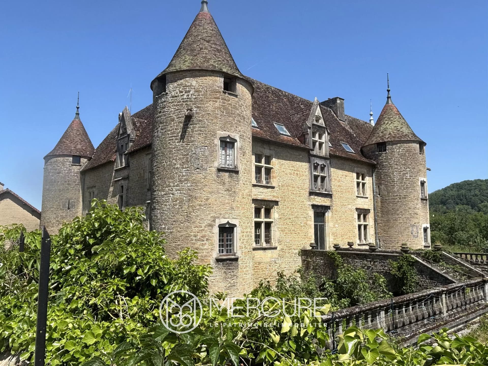 15th Century Château With Event Space And Swimming Pool 5