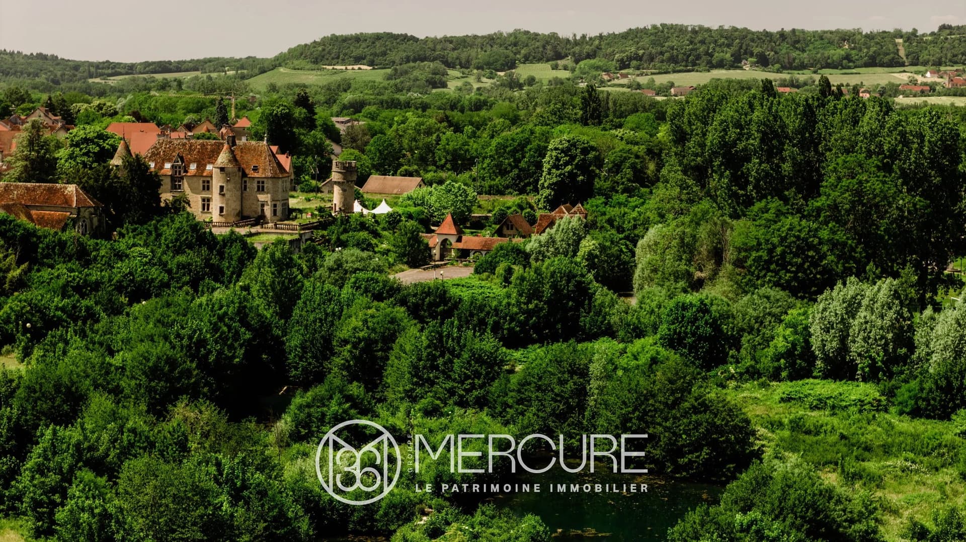 15th Century Château With Event Space And Swimming Pool 2