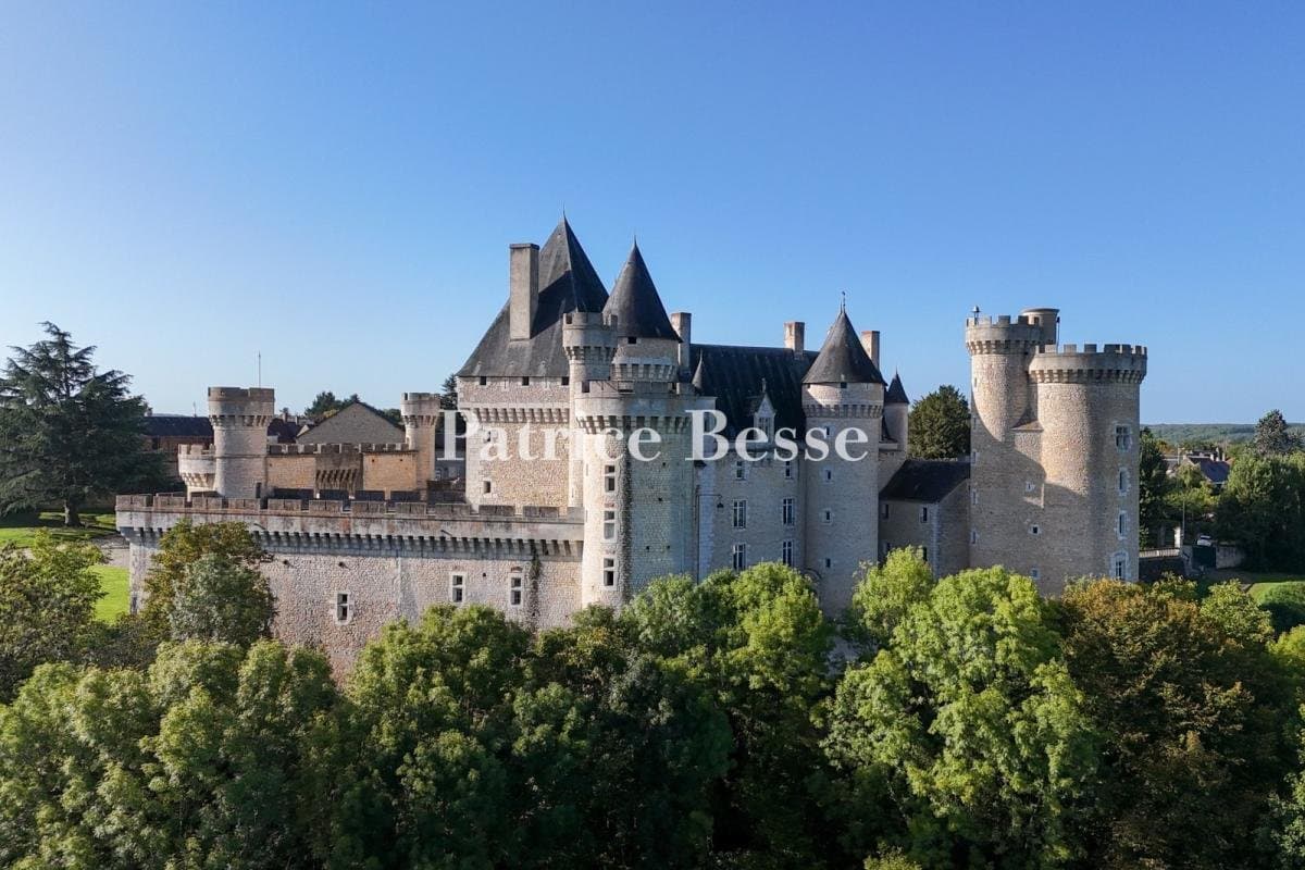 Castles for sale in Berry
