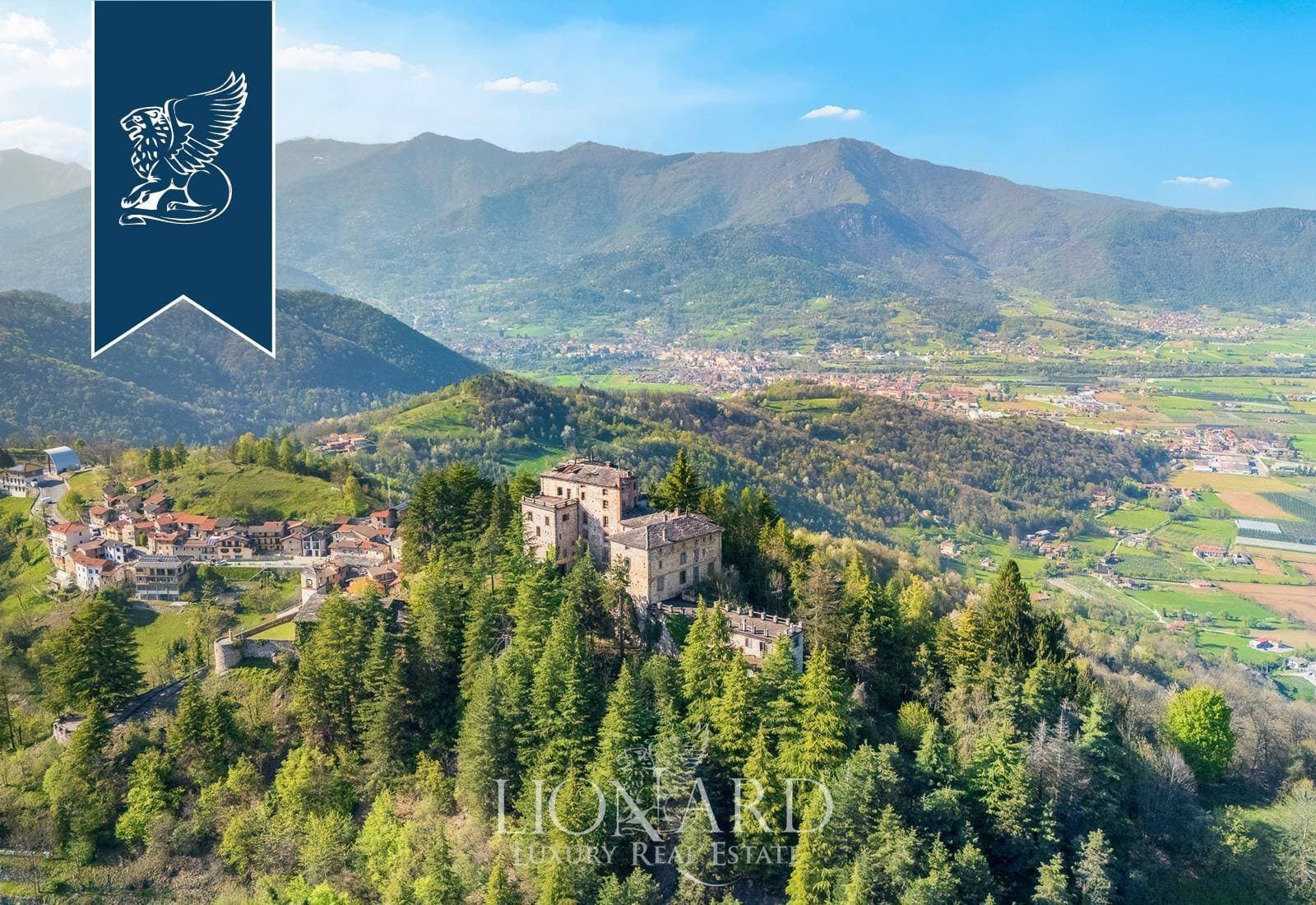 Historic Medieval Castle With Panoramic Views In The Alps 2