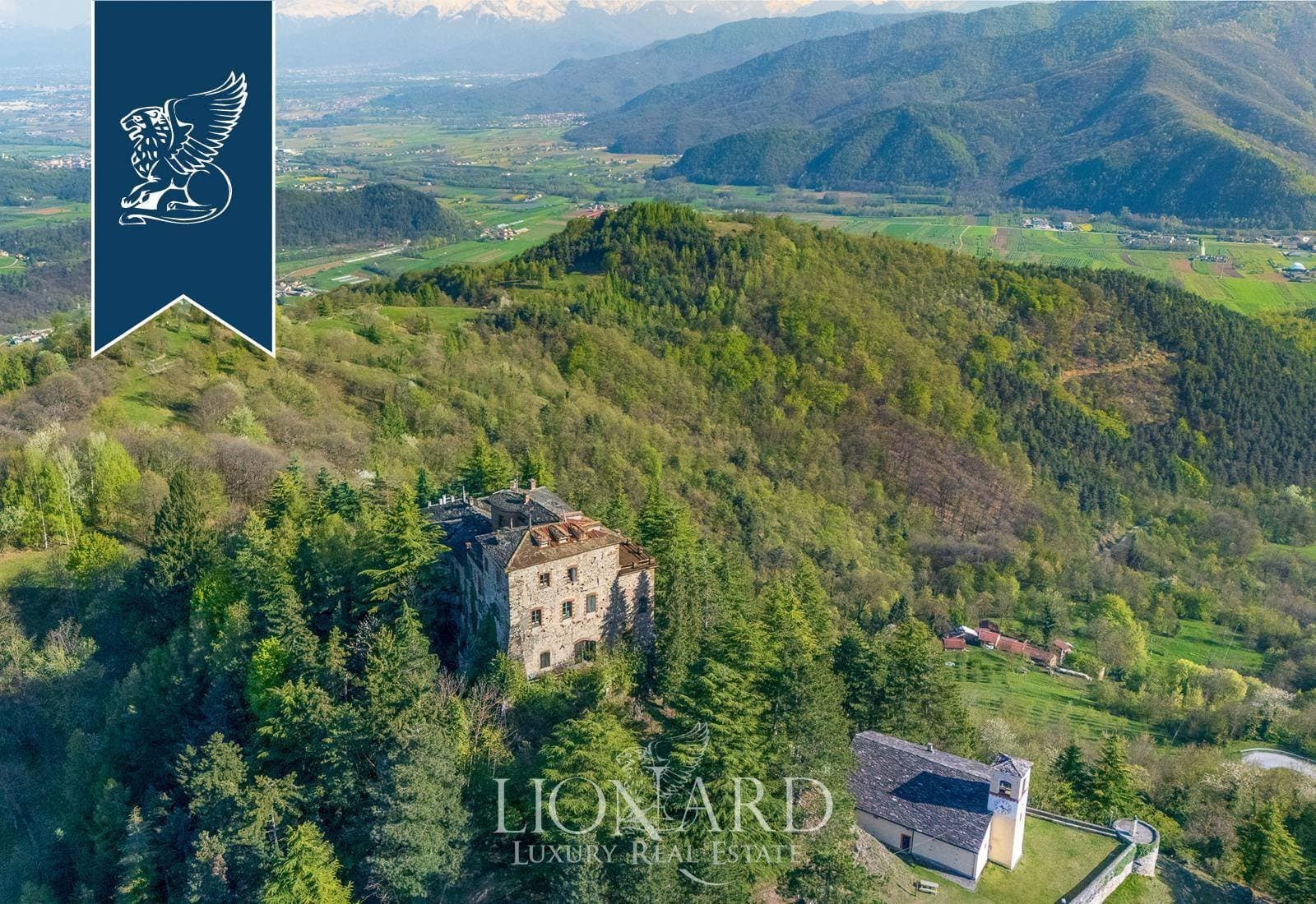 Historic Medieval Castle With Panoramic Views In The Alps 5