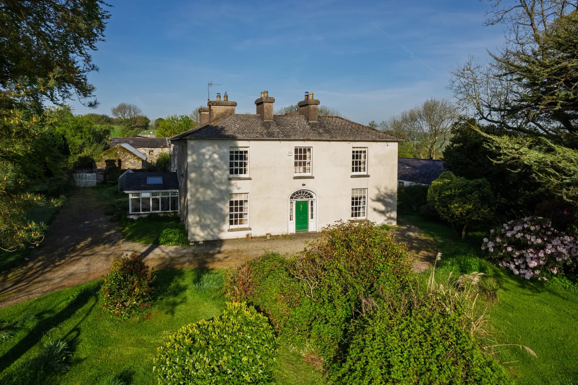 Elegant Georgian Residence with Equestrian Facilities and 15 Acres of Grounds 2