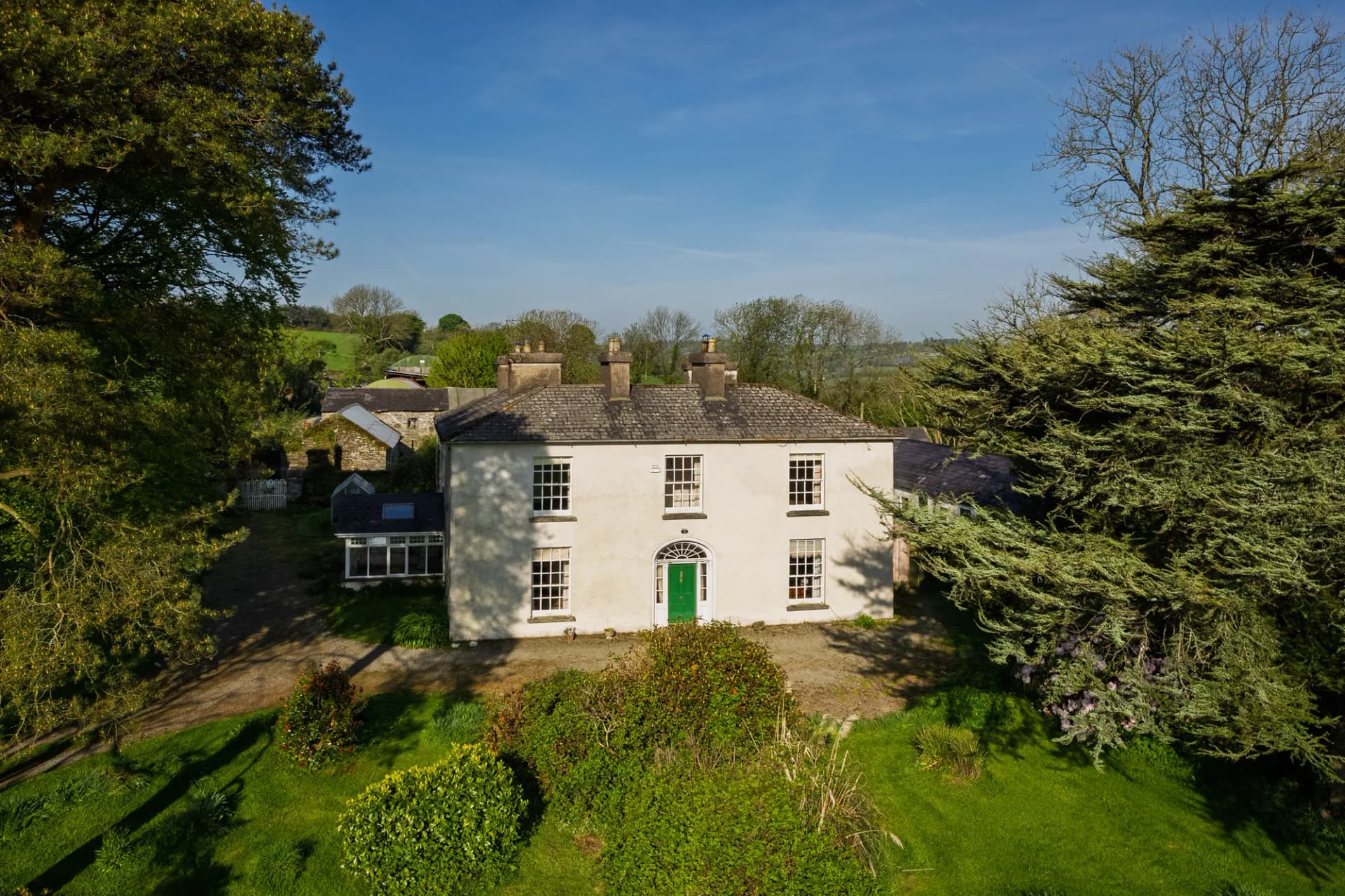 Elegant Georgian Residence with Equestrian Facilities and 15 Acres of Grounds 5