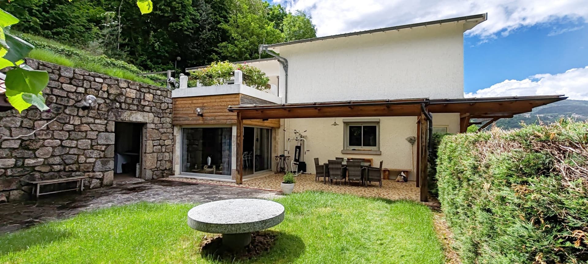 Architect-Designed Villa With Pool And Stunning Valley Views 3