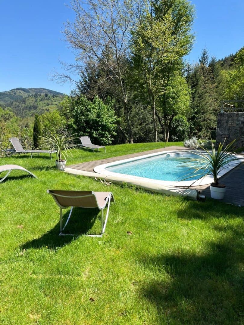 Architect-Designed Villa With Pool And Stunning Valley Views