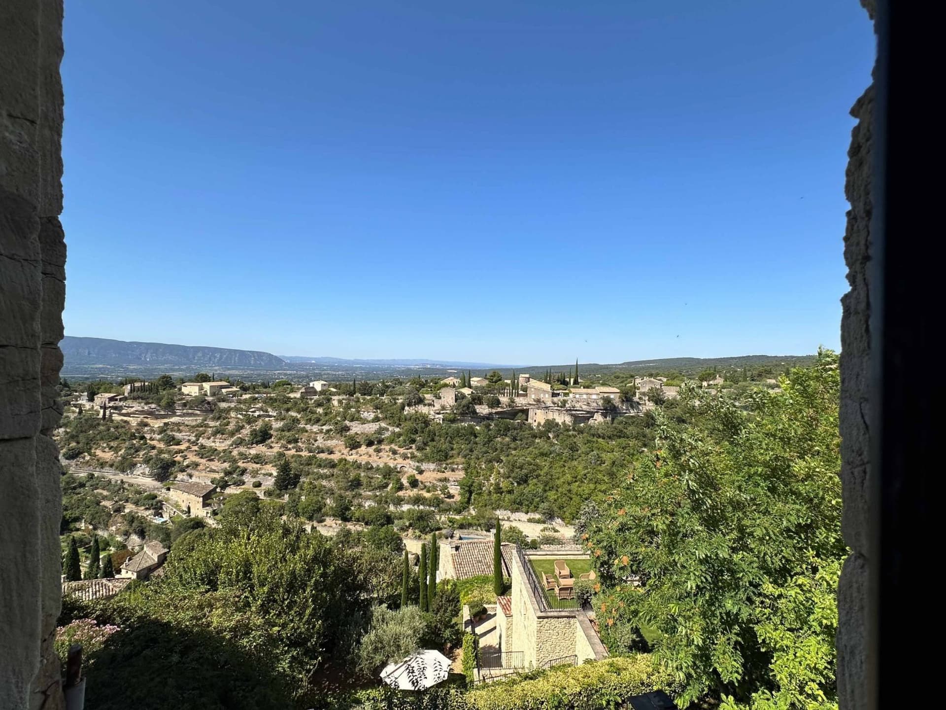 Elegant Village House With Income Potential Facing Château de Gordes 3