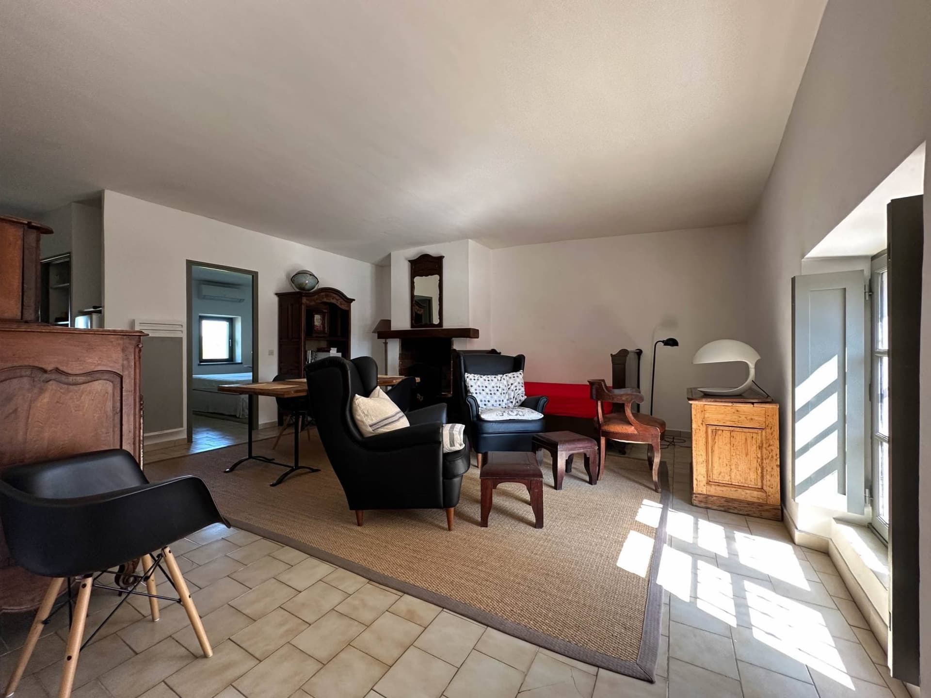 Elegant Village House With Income Potential Facing Château de Gordes 4