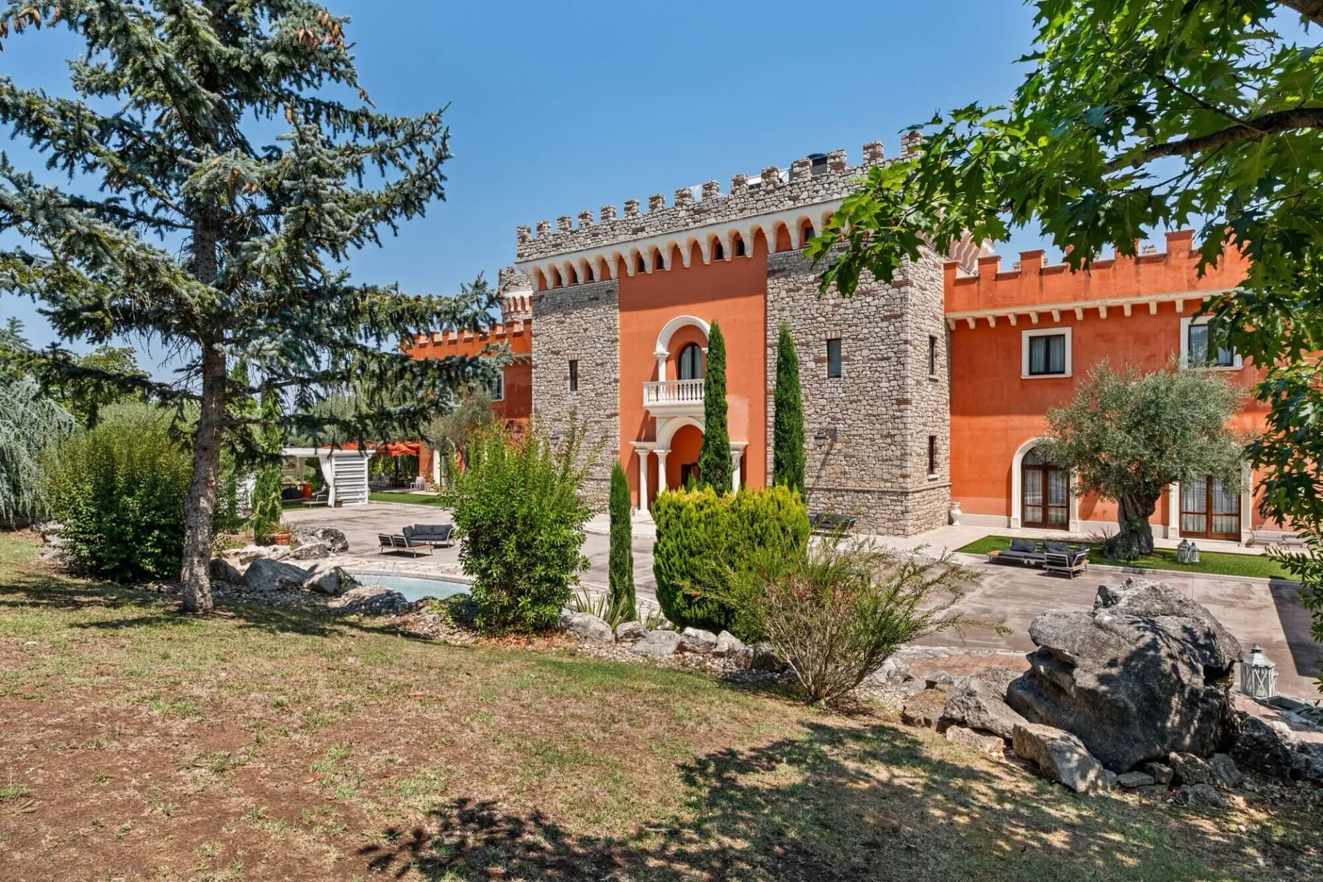 Prestigious Medieval Castle With Panoramic Rooftop Terrace In Campania 3