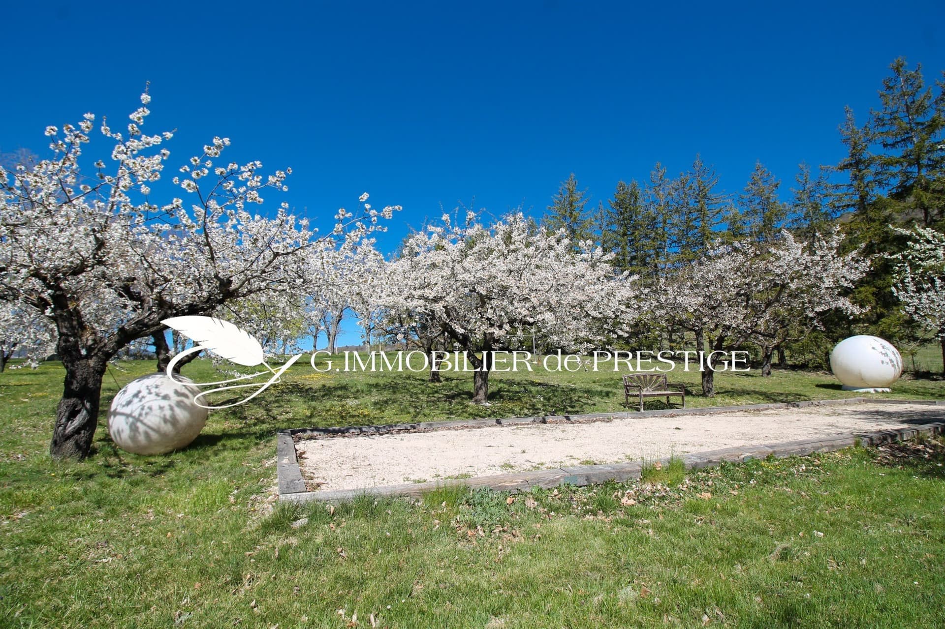 Exceptional Farmhouse in a 9 Hectare Estate with Panoramic Views 4