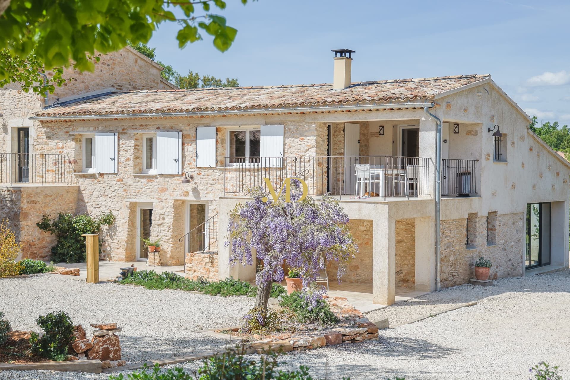 Charming Renovated Farmhouse With Outbuildings And Infinity Pool In 14 Hectares 2