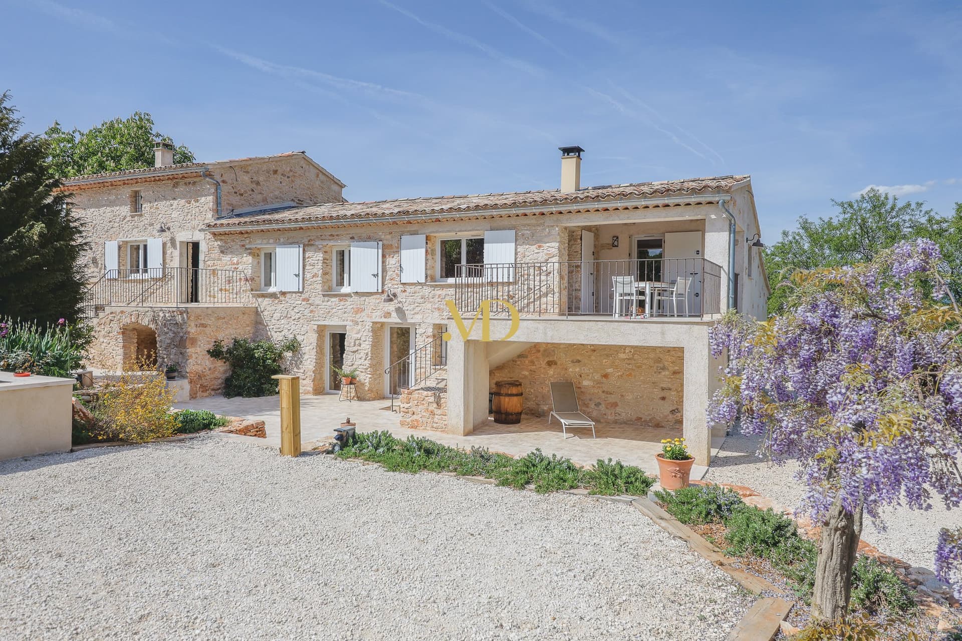 Charming Renovated Farmhouse With Outbuildings And Infinity Pool In 14 Hectares 3