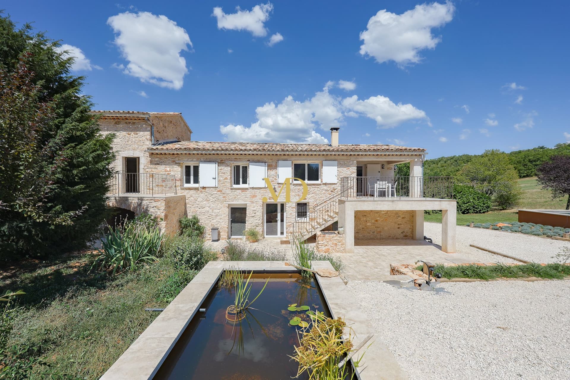 Charming Renovated Farmhouse With Outbuildings And Infinity Pool In 14 Hectares 4