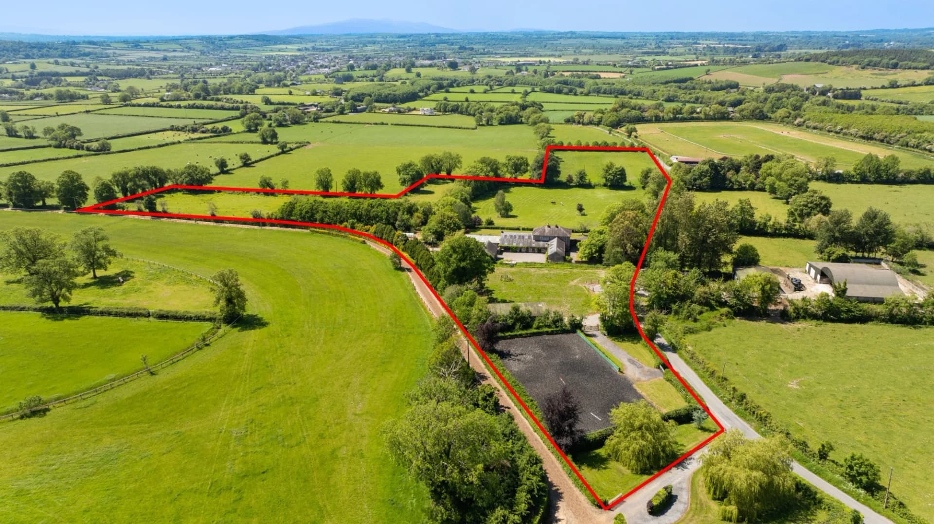 Elegant Late Georgian Country House with Equestrian Facilities 5