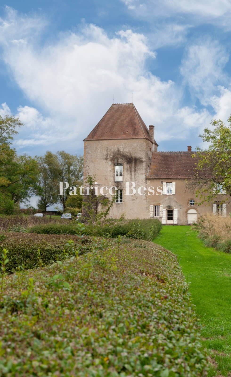 Castle 285 Sqm 3 Bedrooms 4