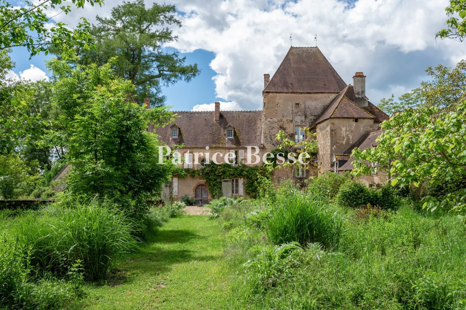 Castle 285 Sqm 3 Bedrooms 5