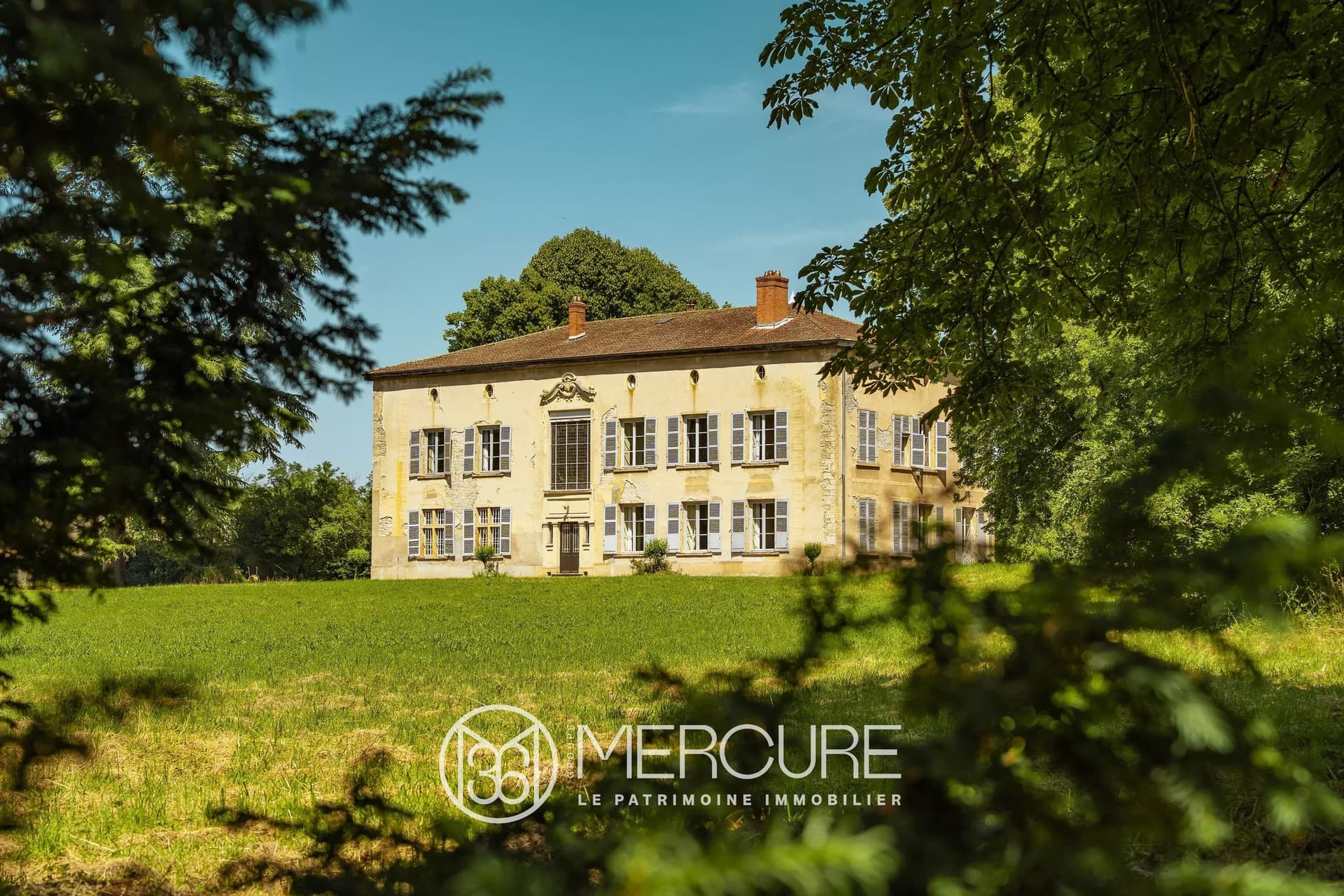 Elegant 17th Century Manor House With 6.3 Hectares And Tennis Court 4