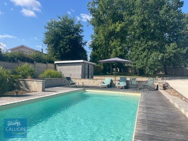 Charming Villa with Pool in a Serene Park Near Bordeaux 2
